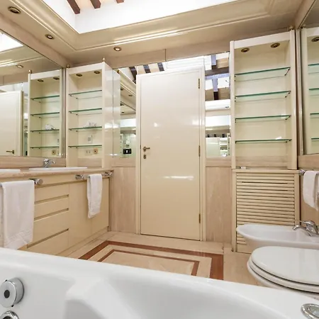 Pantheon Rondanini Luxury Penthouse *