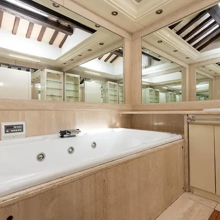 Pantheon Rondanini Luxury Penthouse
