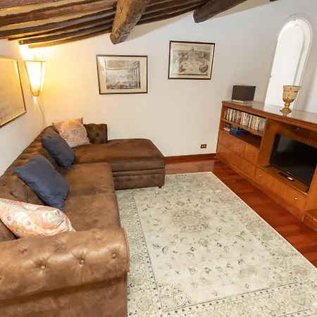 Pantheon Rondanini Luxury Penthouse Rom