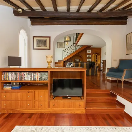 Pantheon Rondanini Luxury Penthouse