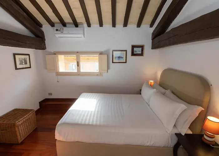 Pantheon Rondanini Luxury Penthouse Daire